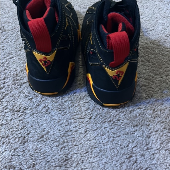 Size 5 Boys MJ Citrus colors red black yellow.. don’t wear do to colors - Picture 5 of 5